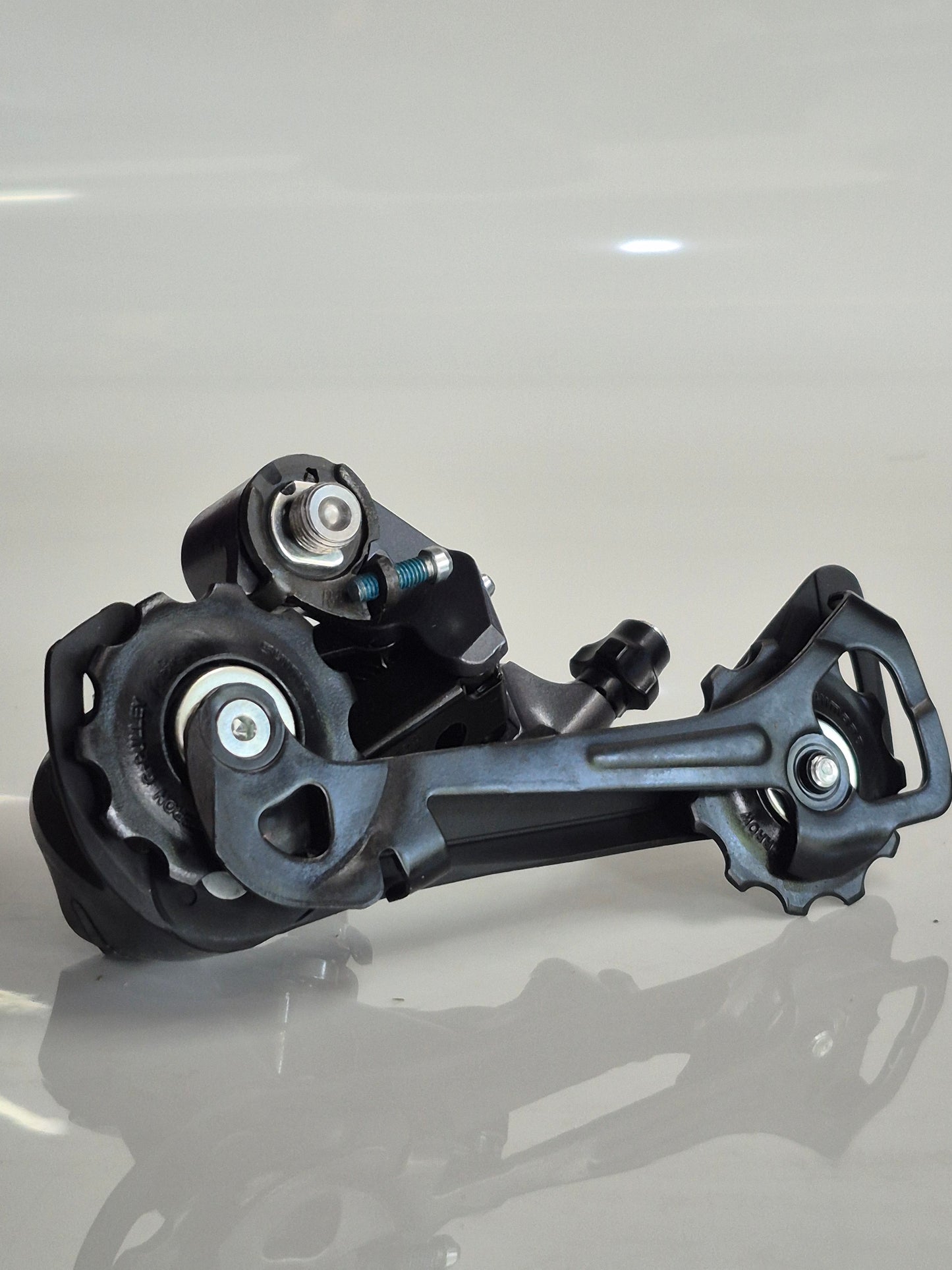 SHIMANO CLARIS R2000 REAR DERAILLEUR