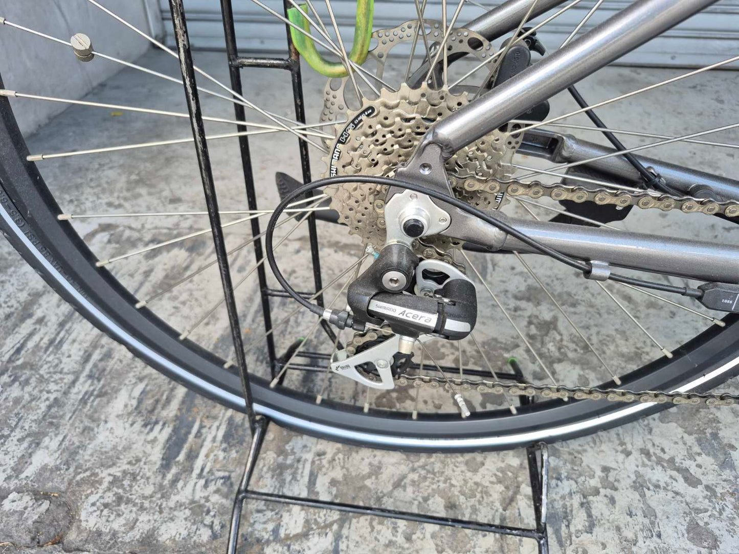 Metropolis E-Bike with Throttle